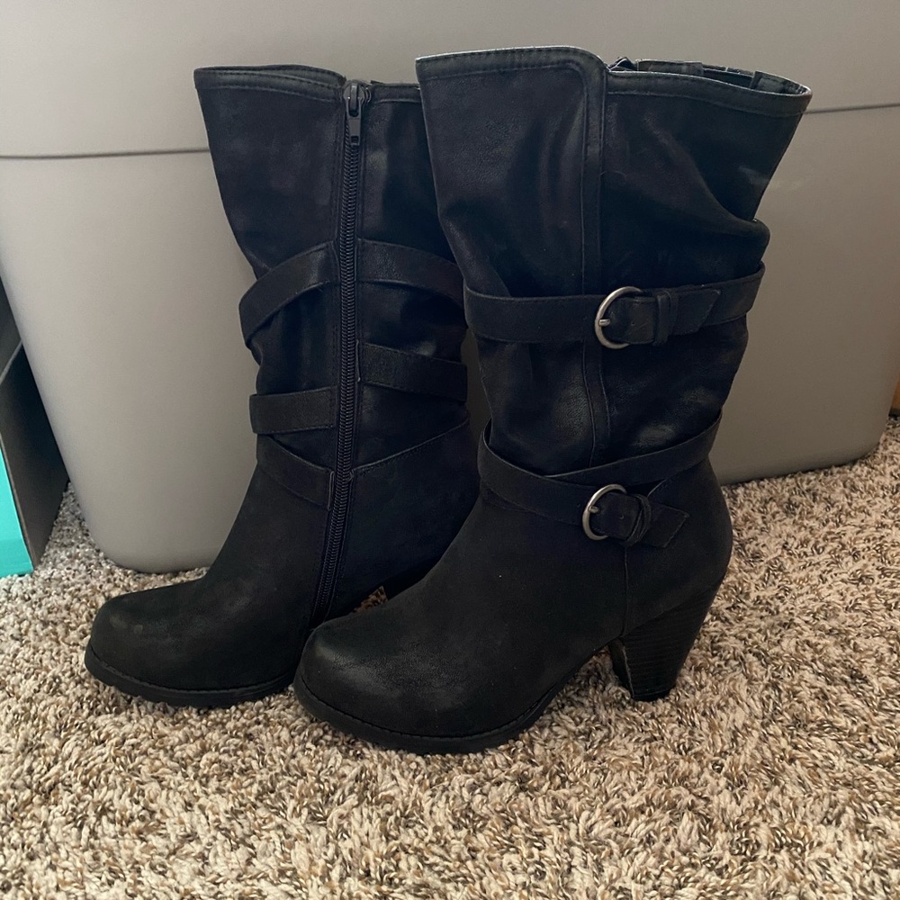 Maurice’s strappy heeled boot